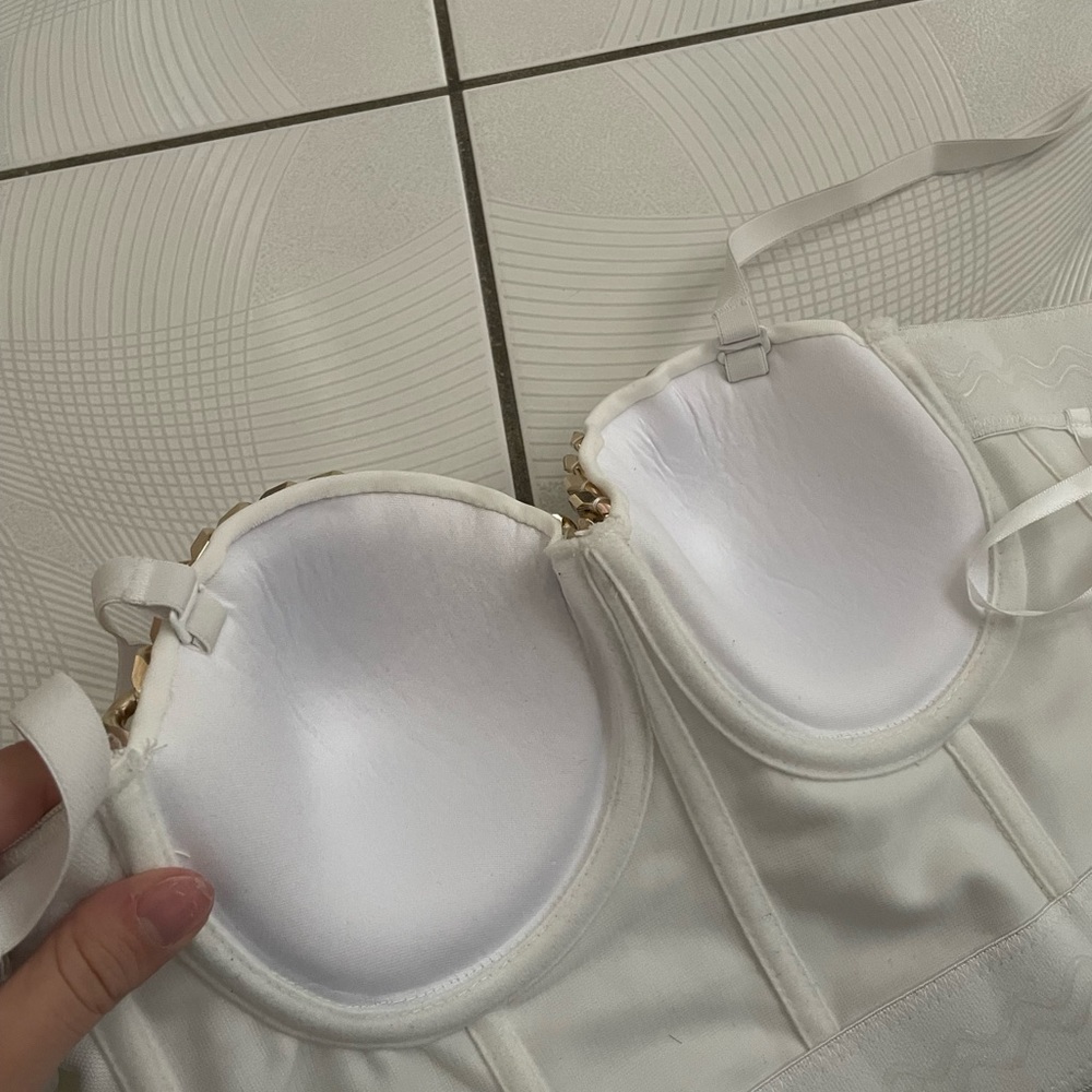 Push Up Clasp “Bra-Top” With Padding - Picture 5 of 6